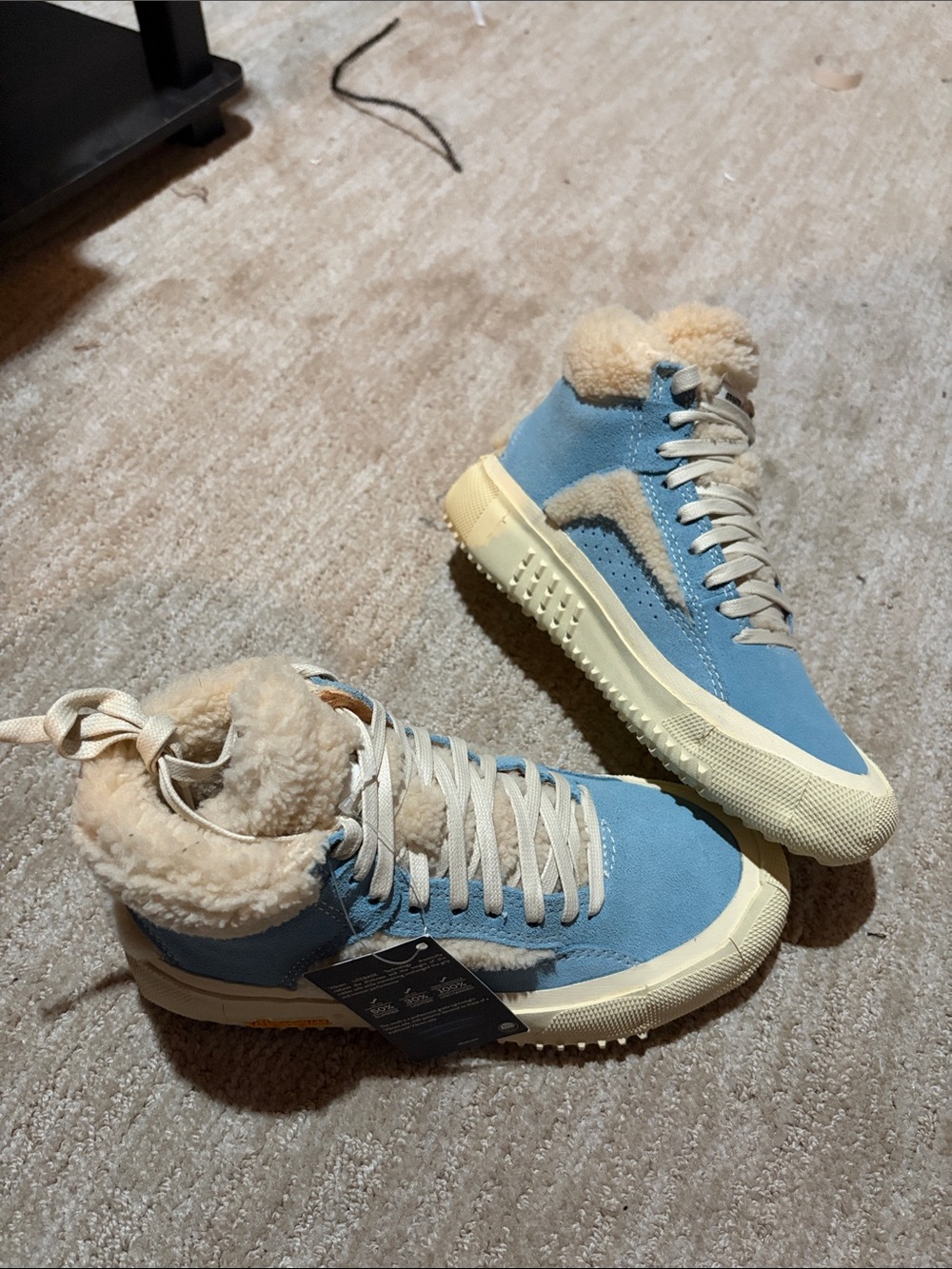 High-Top Sneakers women’s 5.5